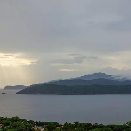 Enzo Capoliveri (Isola d'Elba)